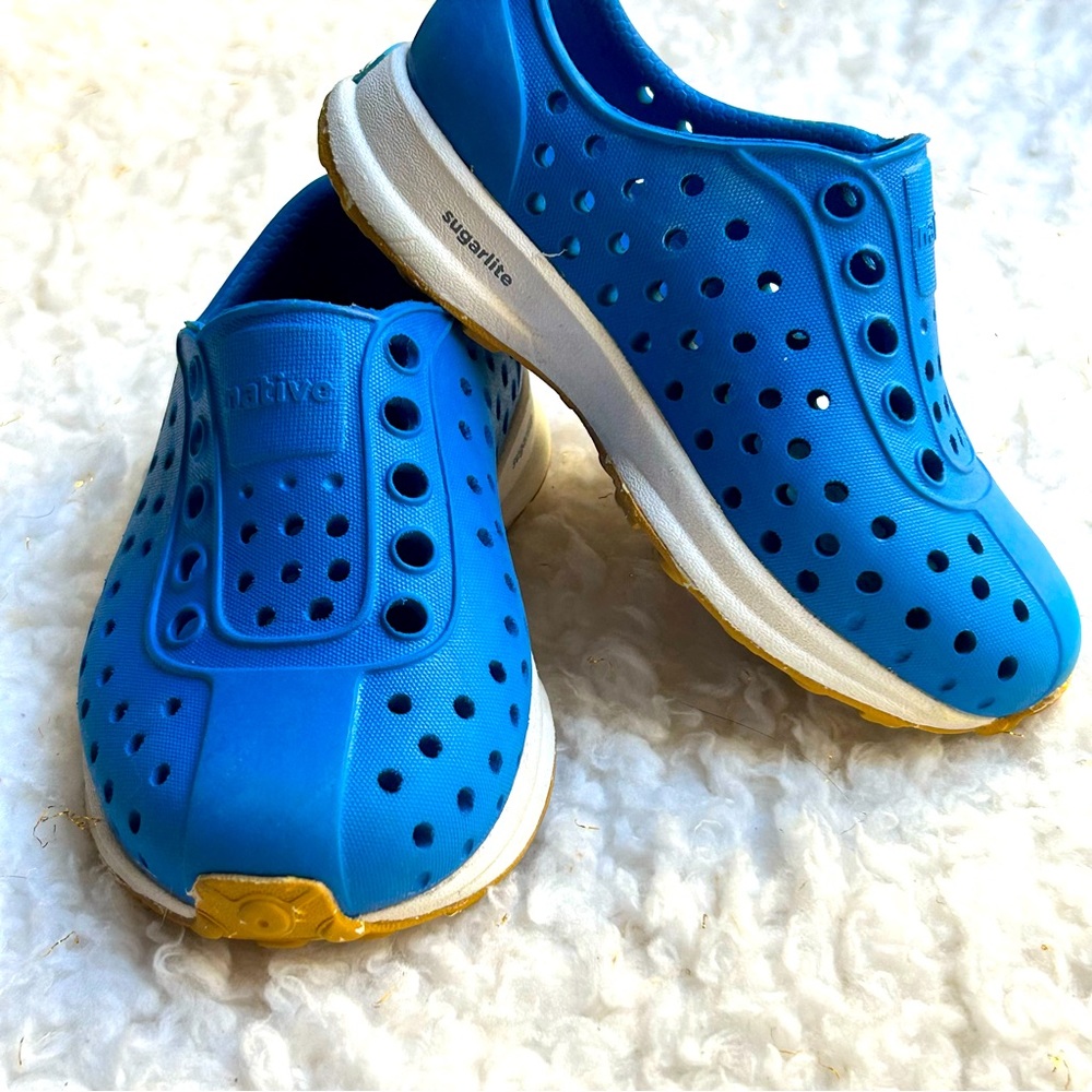 COPY - Native Robbie Sugarlite blue slip on waterproof shoes Size 5 EUC